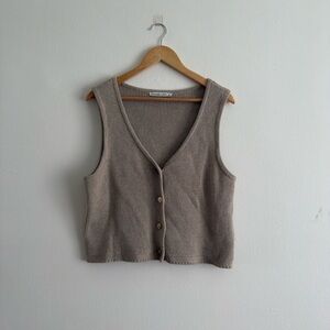 SOLD ON DEPOP // Abercrombie & Fitch Mara Sweater Vest in Taupe